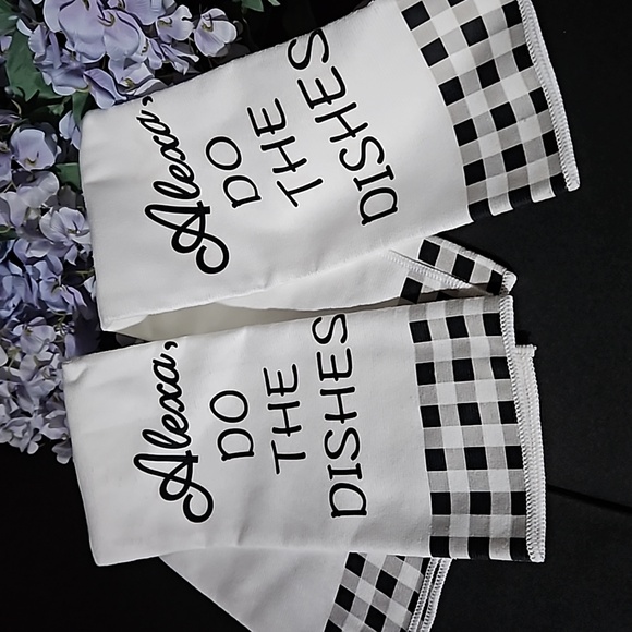 Set 🎁 of 2 Black & White Kitchen Towels "Alexa Do The Dishes" NWOT - Picture 2 of 4